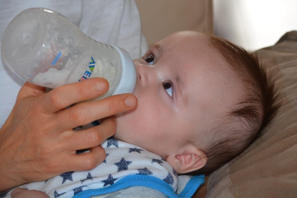 What To Do When Your Baby Refuses to Bottle Feed Formuland
