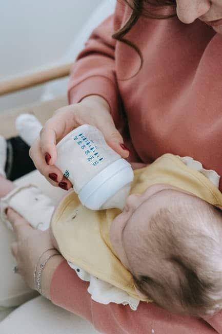 Baby Formula vs. Breast Milk: What Are the Differences? | Formuland