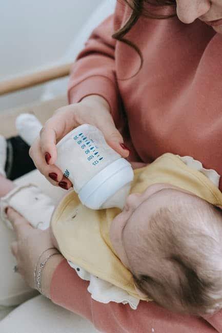 Baby Formula vs. Breast Milk: What Are the Differences? - Formuland